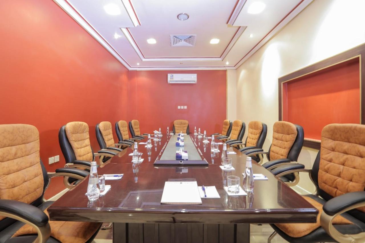 Al Mansour Grand Hotel Ḩafar al Bāţin Buitenkant foto