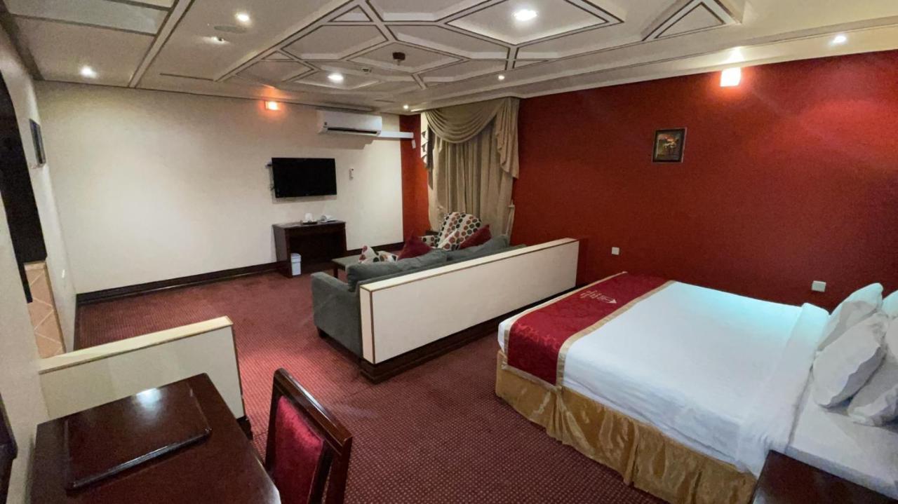 Al Mansour Grand Hotel Ḩafar al Bāţin Buitenkant foto
