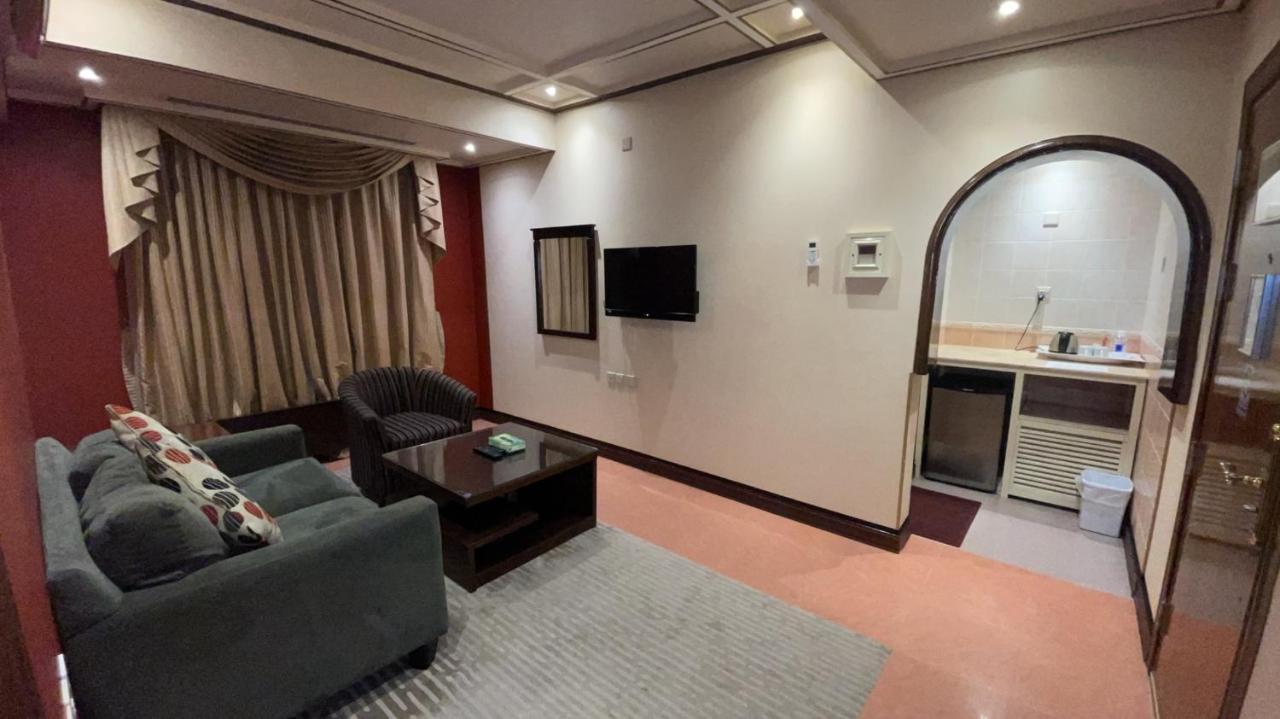 Al Mansour Grand Hotel Ḩafar al Bāţin Buitenkant foto