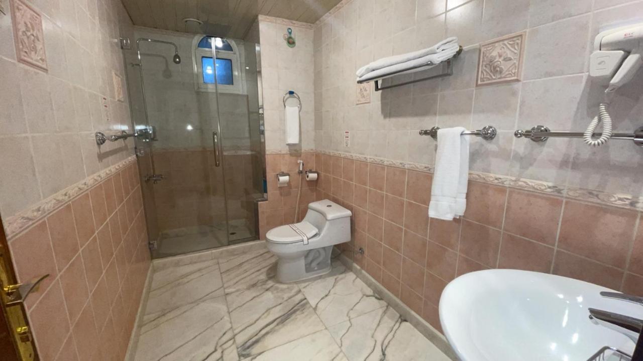 Al Mansour Grand Hotel Ḩafar al Bāţin Buitenkant foto