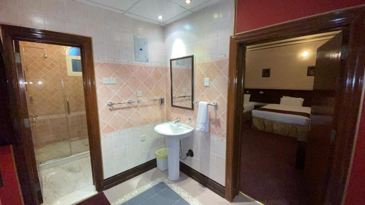 Al Mansour Grand Hotel Ḩafar al Bāţin Buitenkant foto