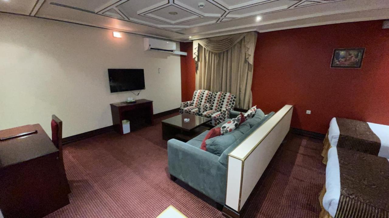 Al Mansour Grand Hotel Ḩafar al Bāţin Buitenkant foto